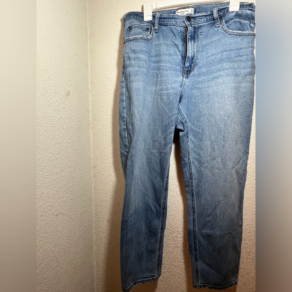 Abercrombie The Mom High Rise